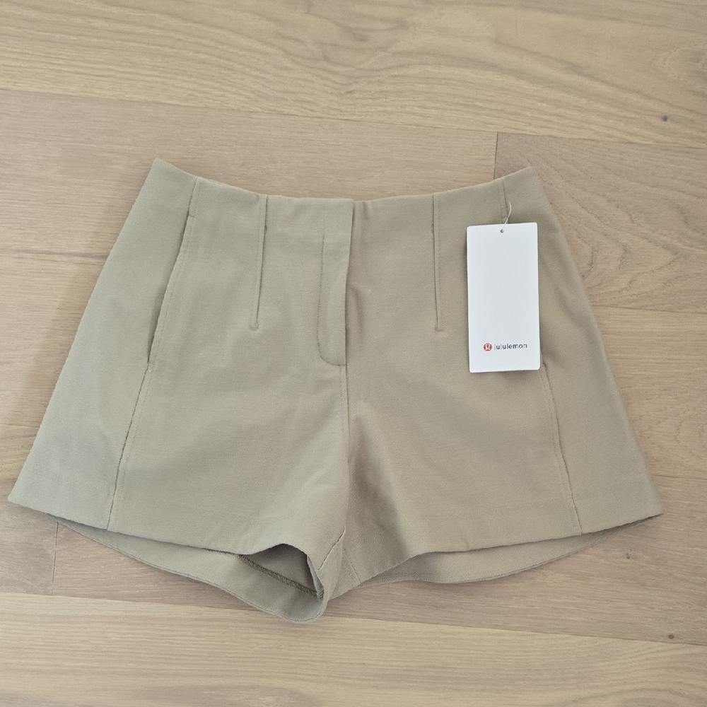 NWT Lululemon Pleated Shorts